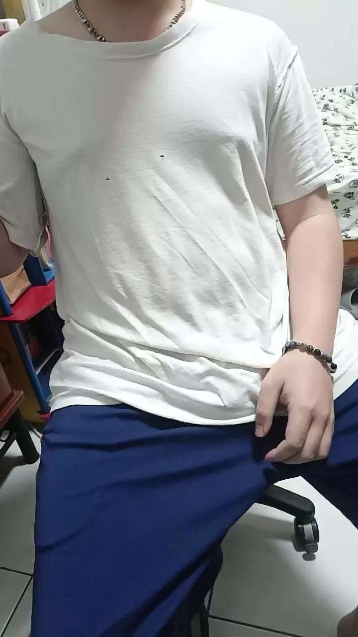 Happyboy708 on Cam4 