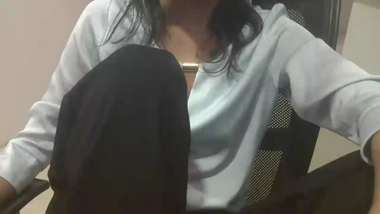Harlequuinnn on Cam4 