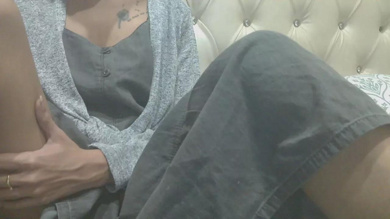 Harlequuinnn on Cam4 