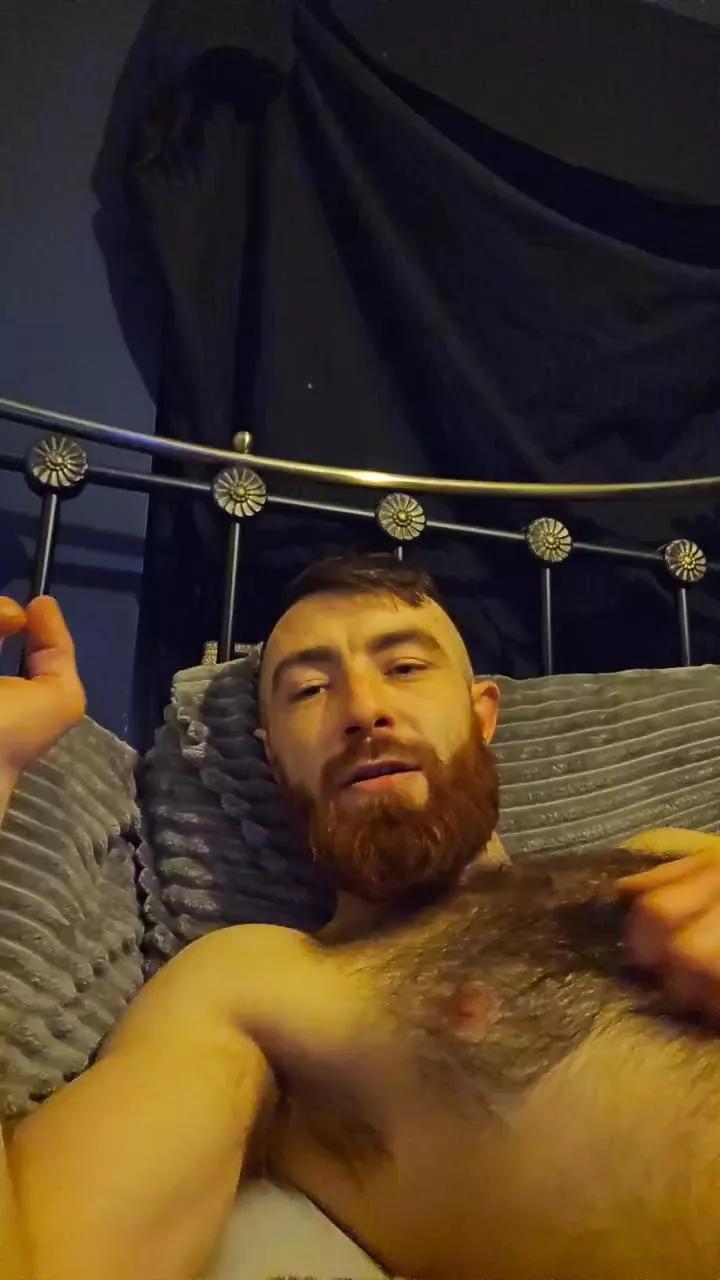 hunghairy_xxx on Cam4 