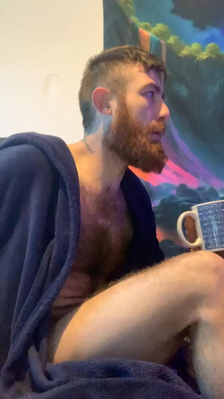 hunghairy_xxx on Cam4 