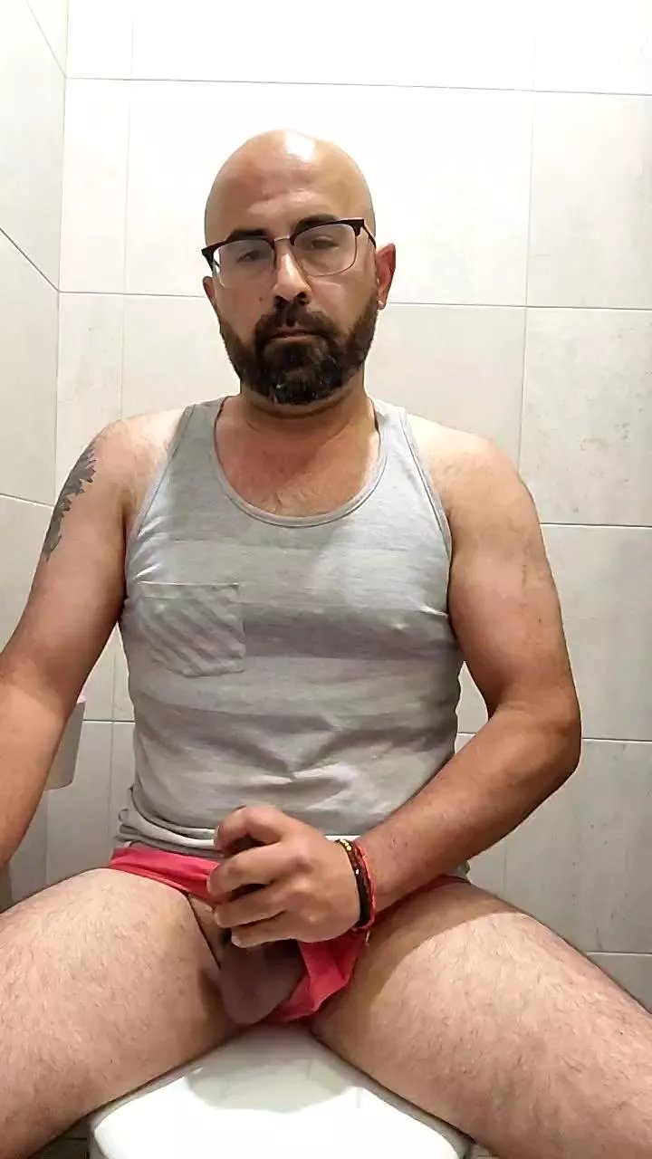 Offline javierlc863 on Cam4