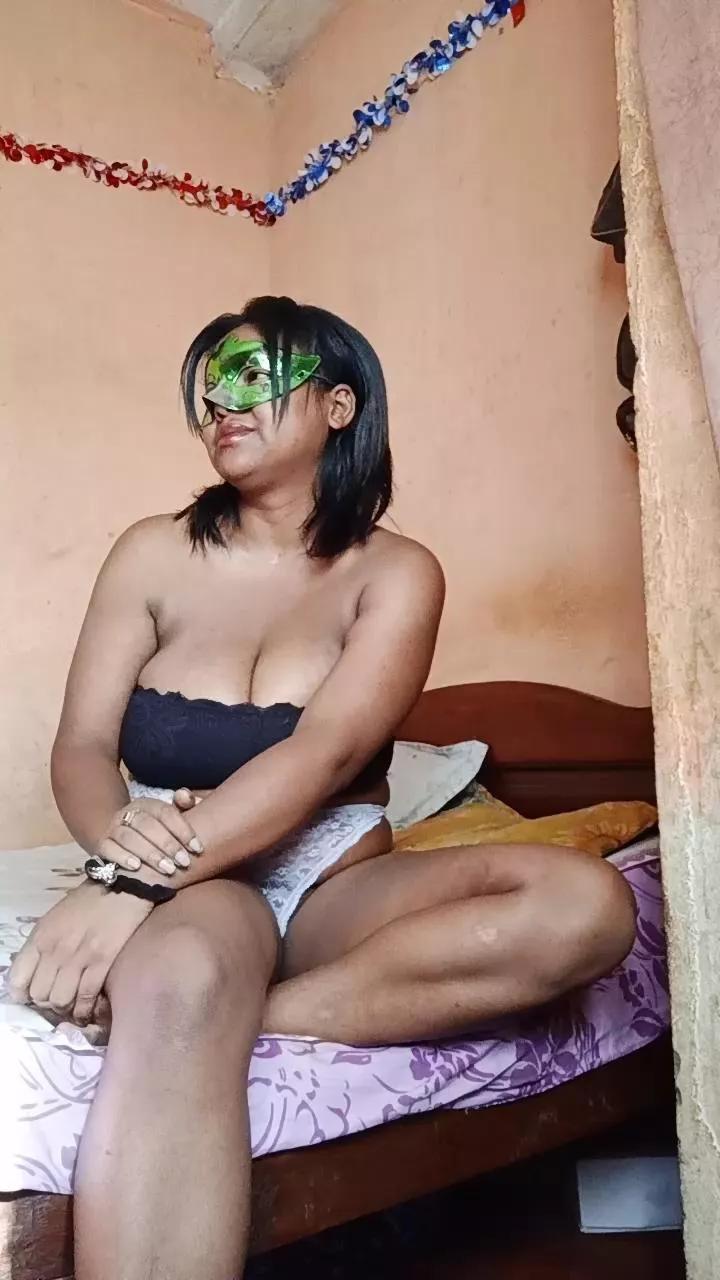 Jennia234 on Cam4 