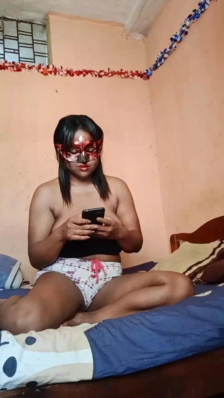 Jennia234 on Cam4 
