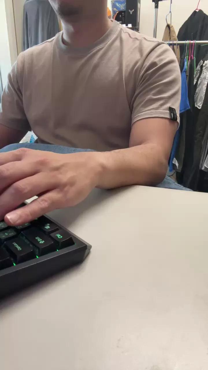 ji3g4g3x96aj3 on Cam4 