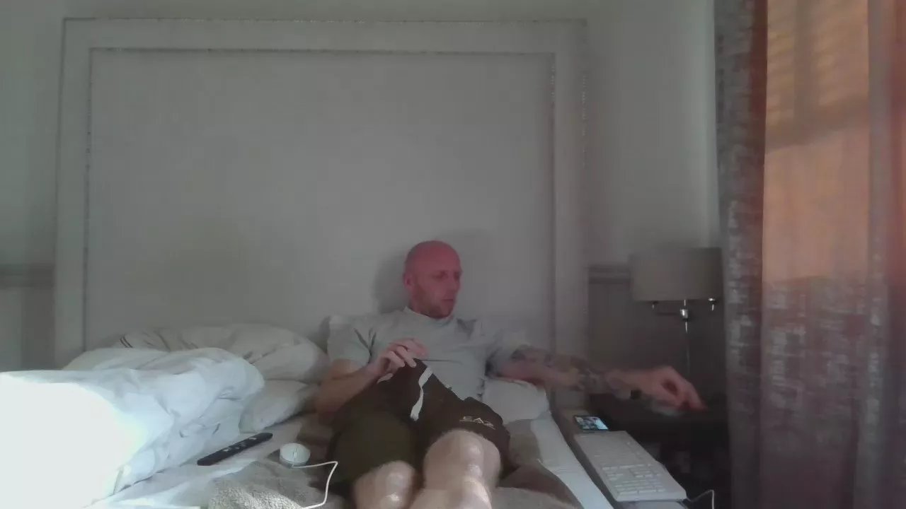 Offline jonesy_fun on Cam4