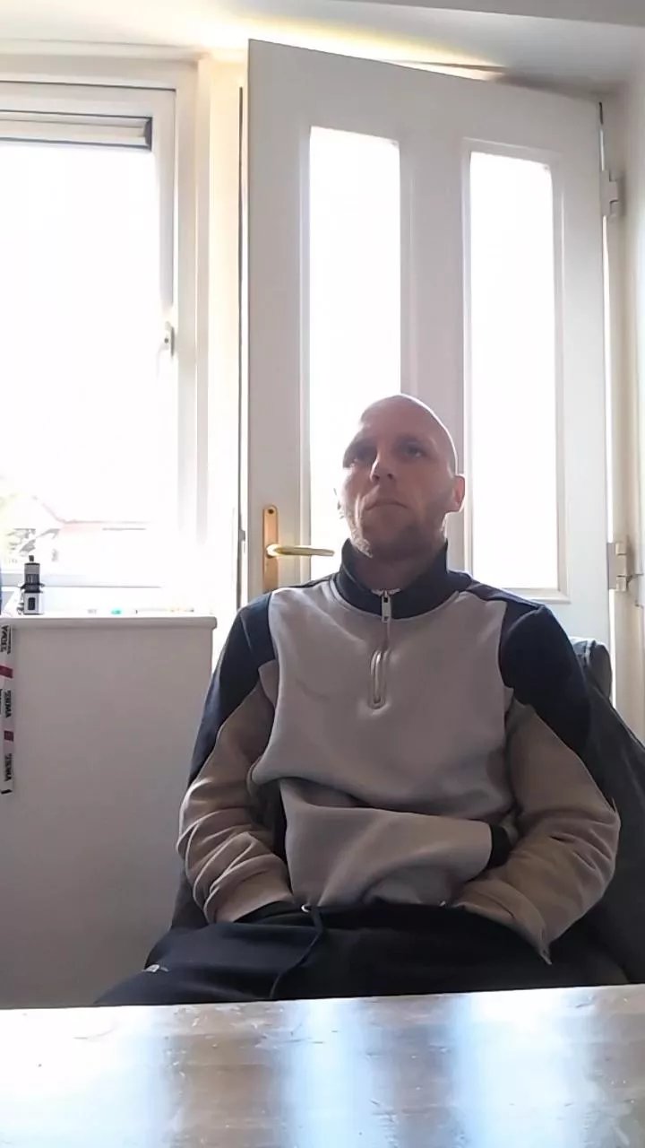 Offline jonesy_fun on Cam4