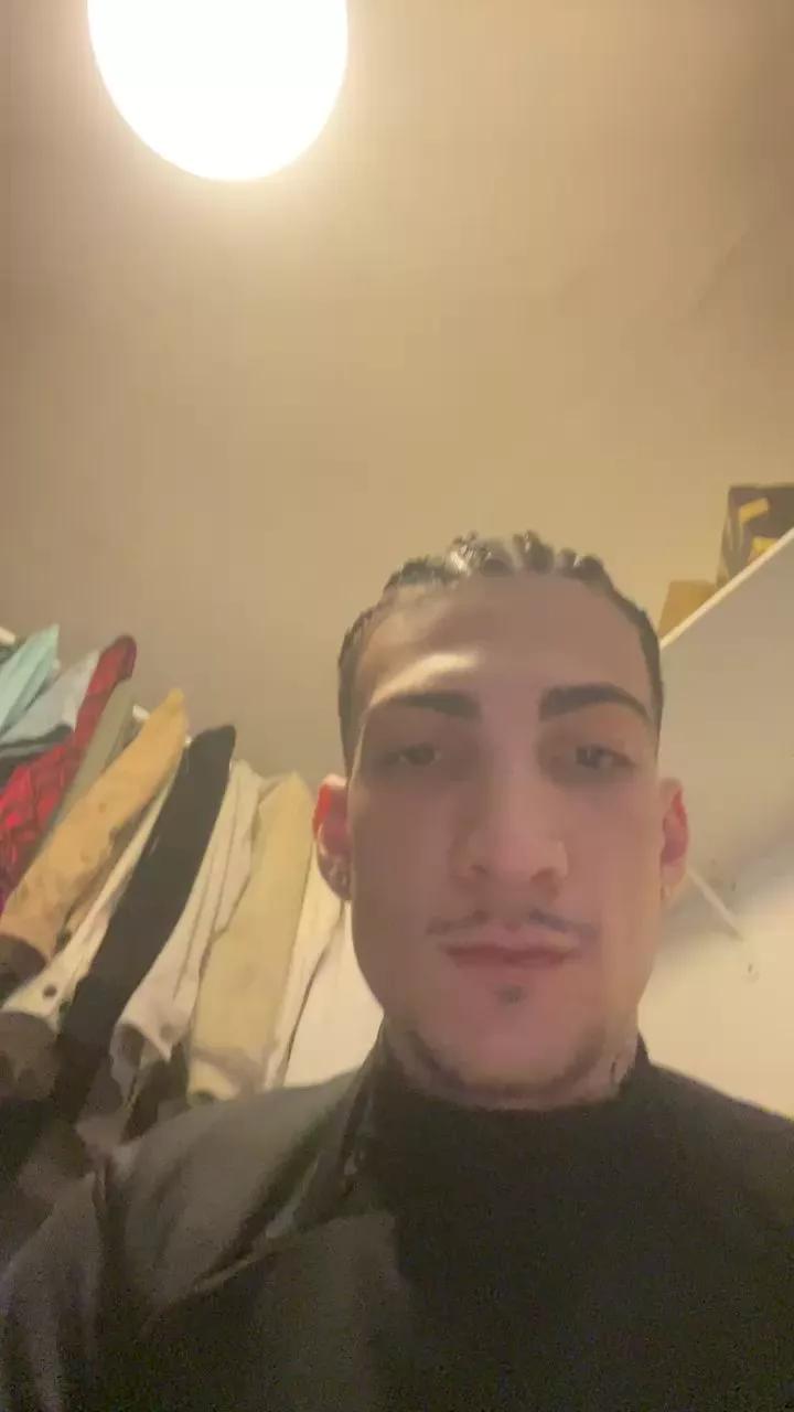 Jotadoble21 on Cam4 
