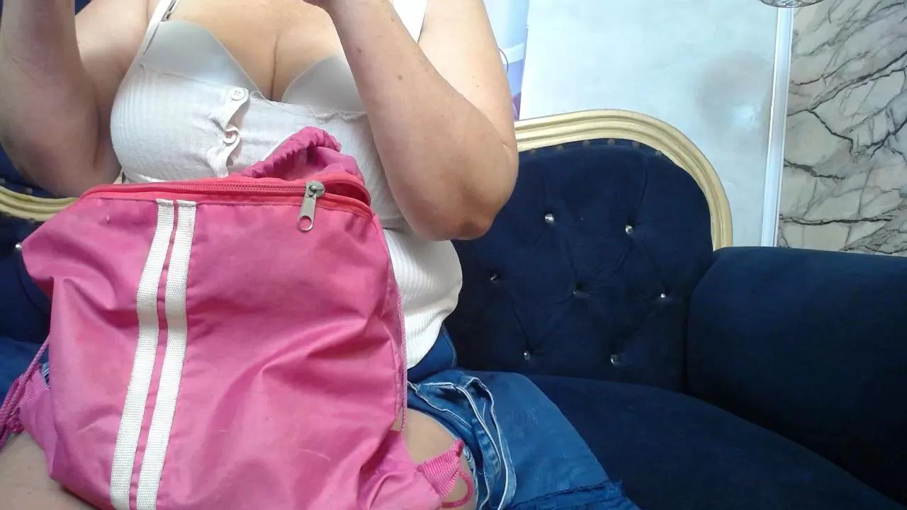 karito_mature on Cam4 