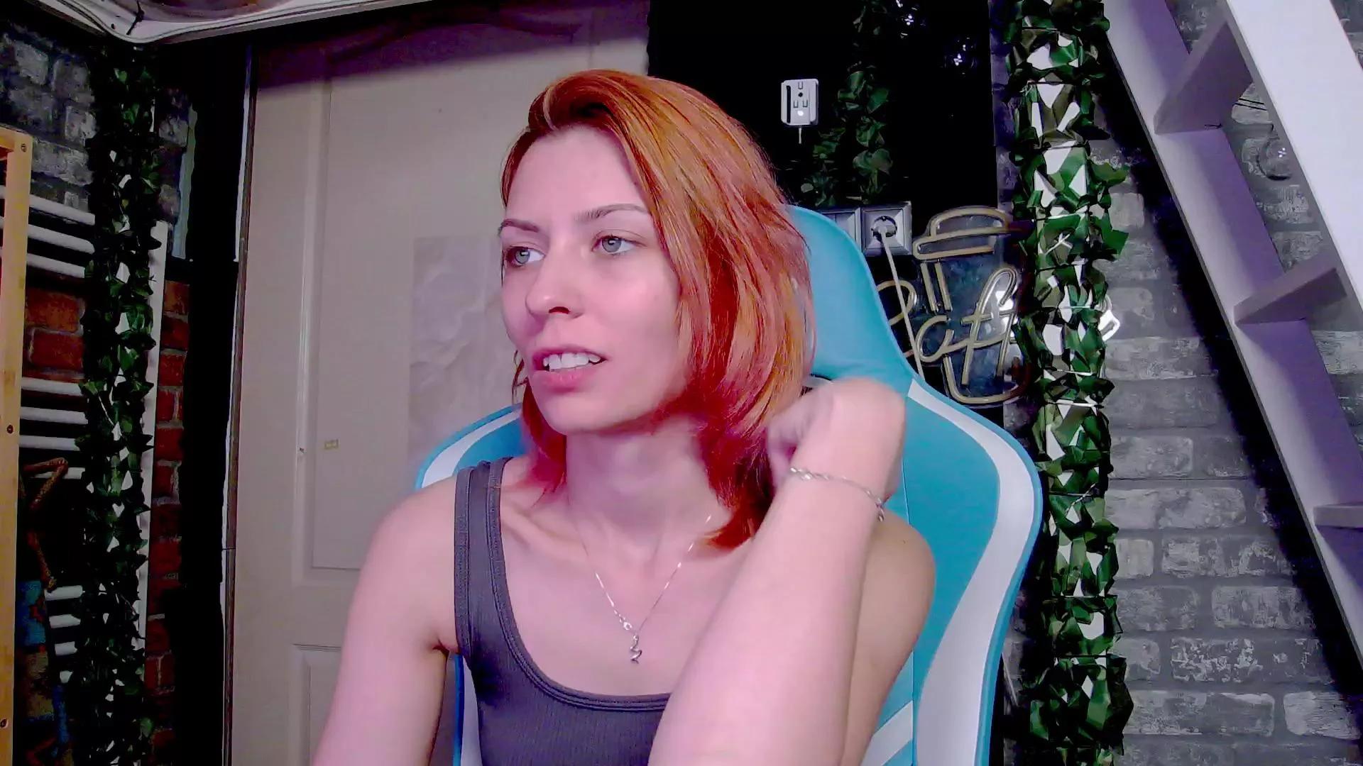 Karoline121 on Cam4 