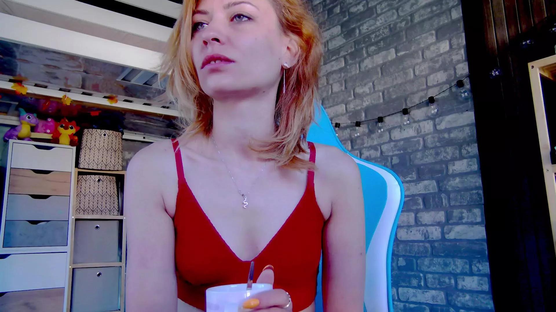 Karoline121 on Cam4 
