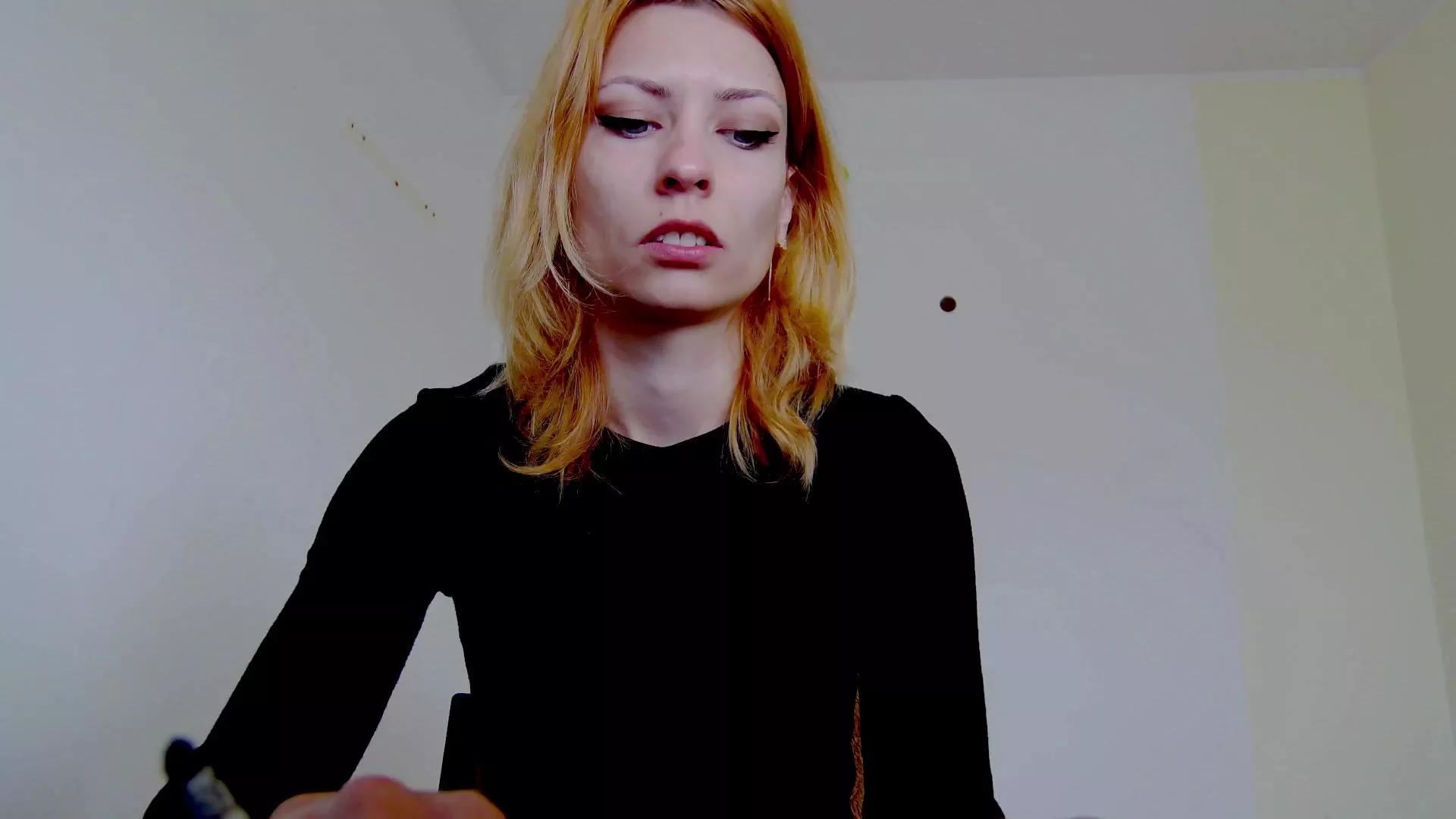 Karoline121 on Cam4 