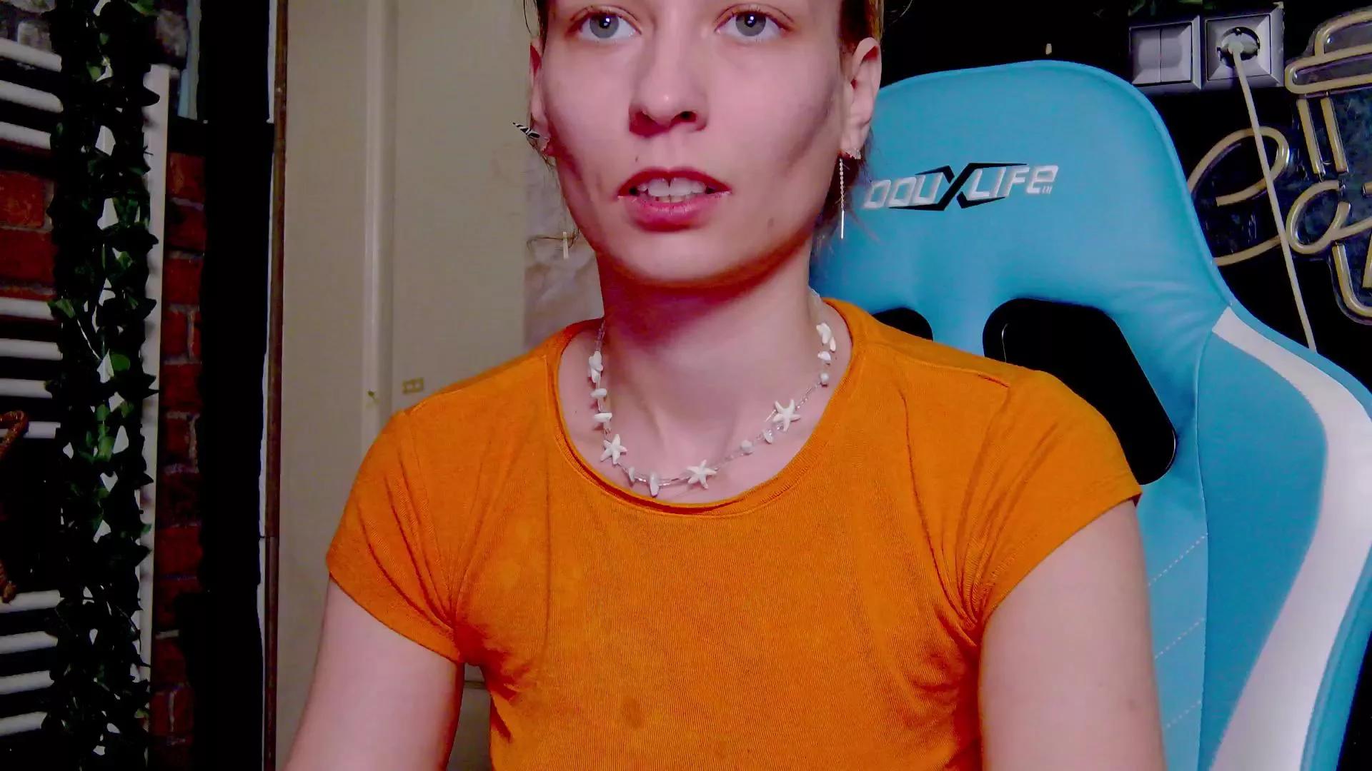 Karoline121 on Cam4 