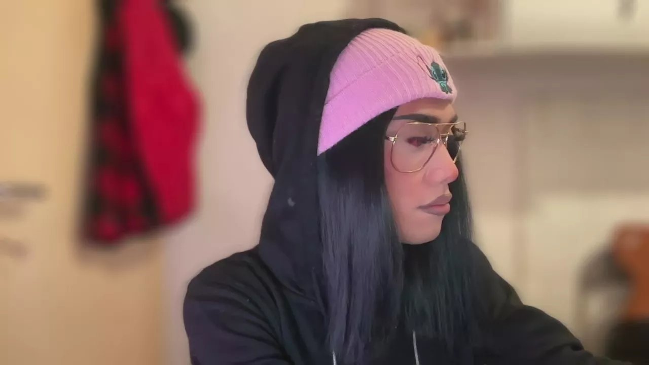 Offline KellyLaDyoda on Cam4