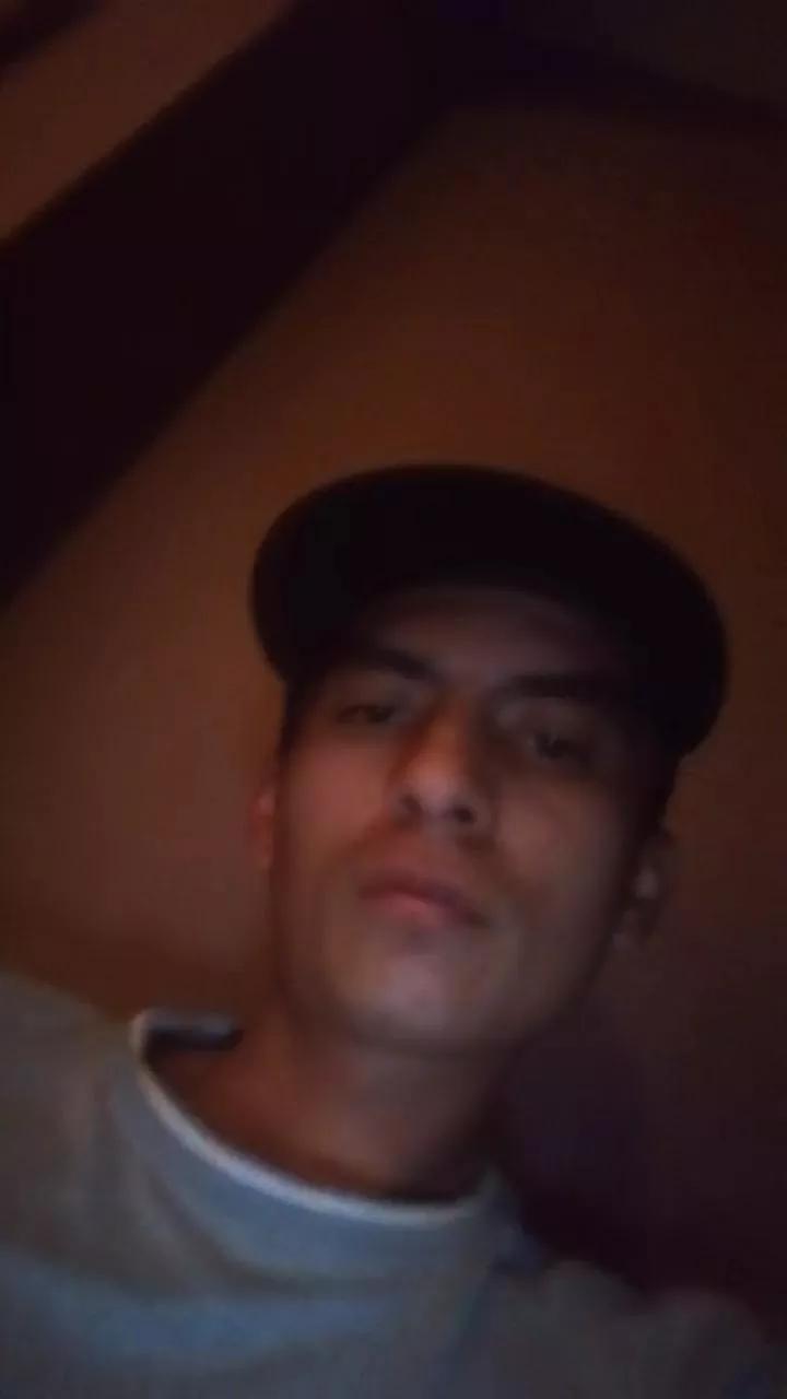 Kevpitudo22 on Cam4 