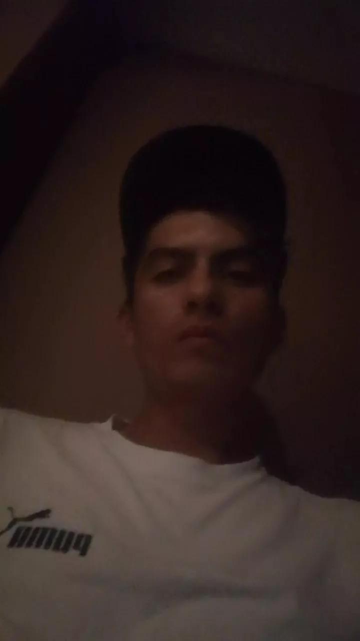 Kevpitudo22 on Cam4 
