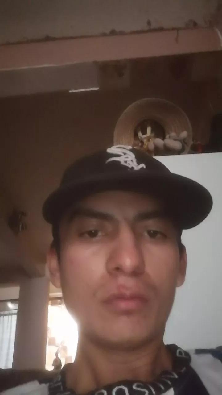 Kevpitudo22 on Cam4 
