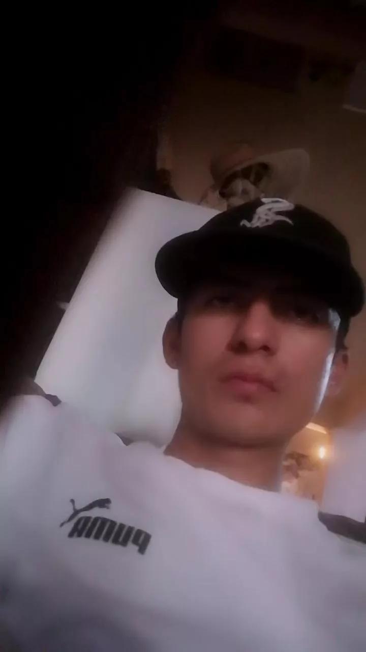 Kevpitudo22 on Cam4 