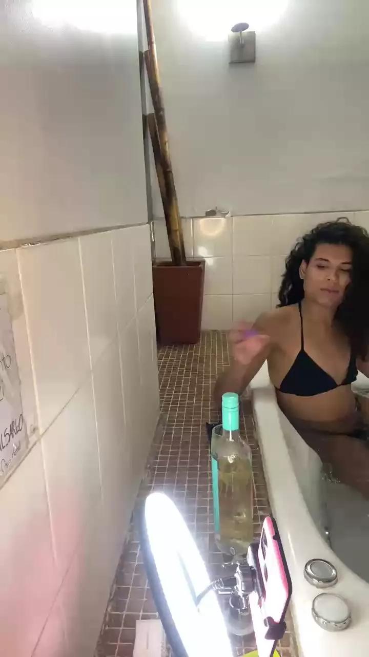 Khloe08 on Cam4 