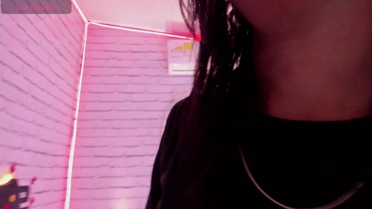 kia_tdh on Cam4 