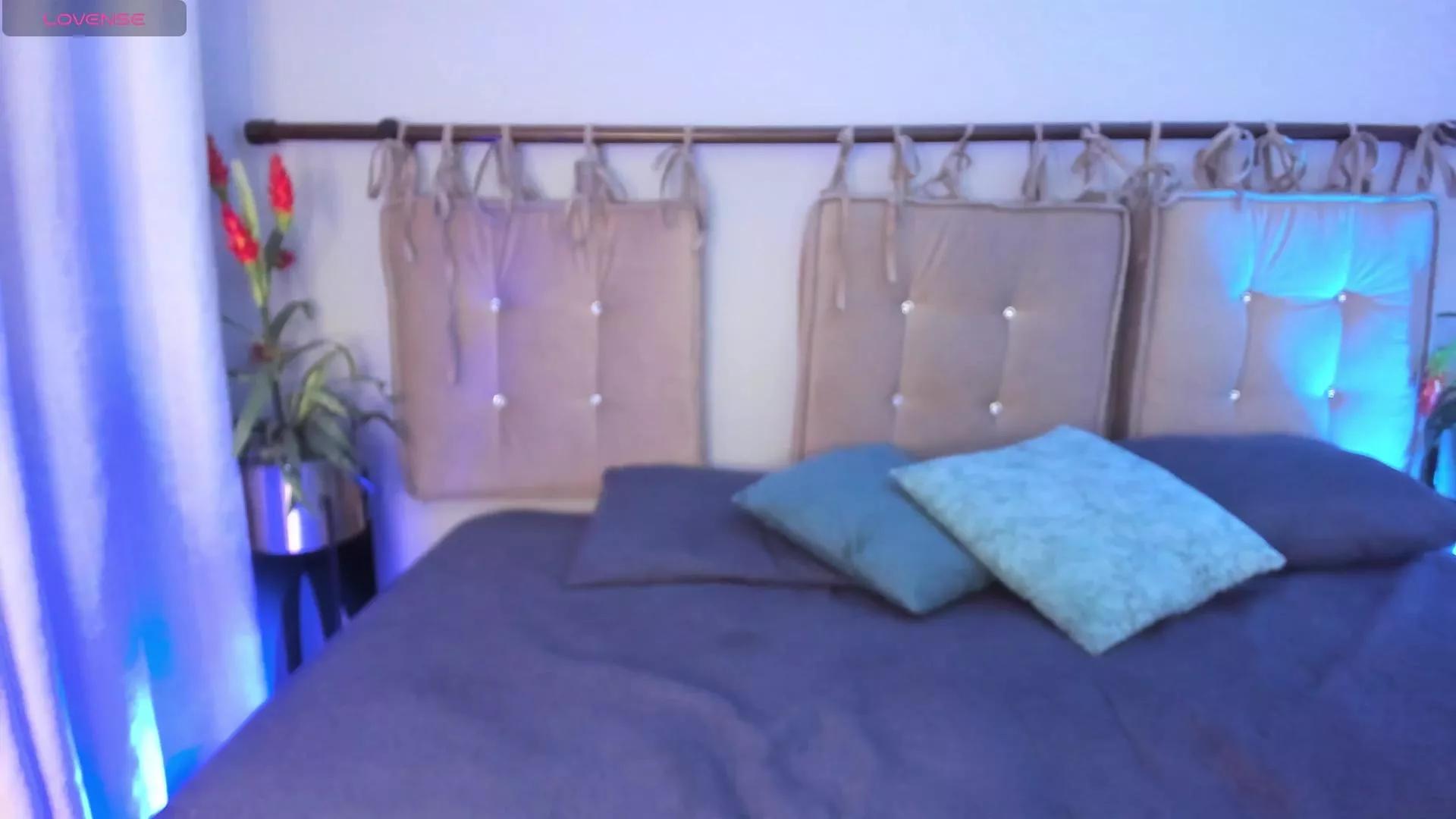 kiitty_loove_ on Cam4 