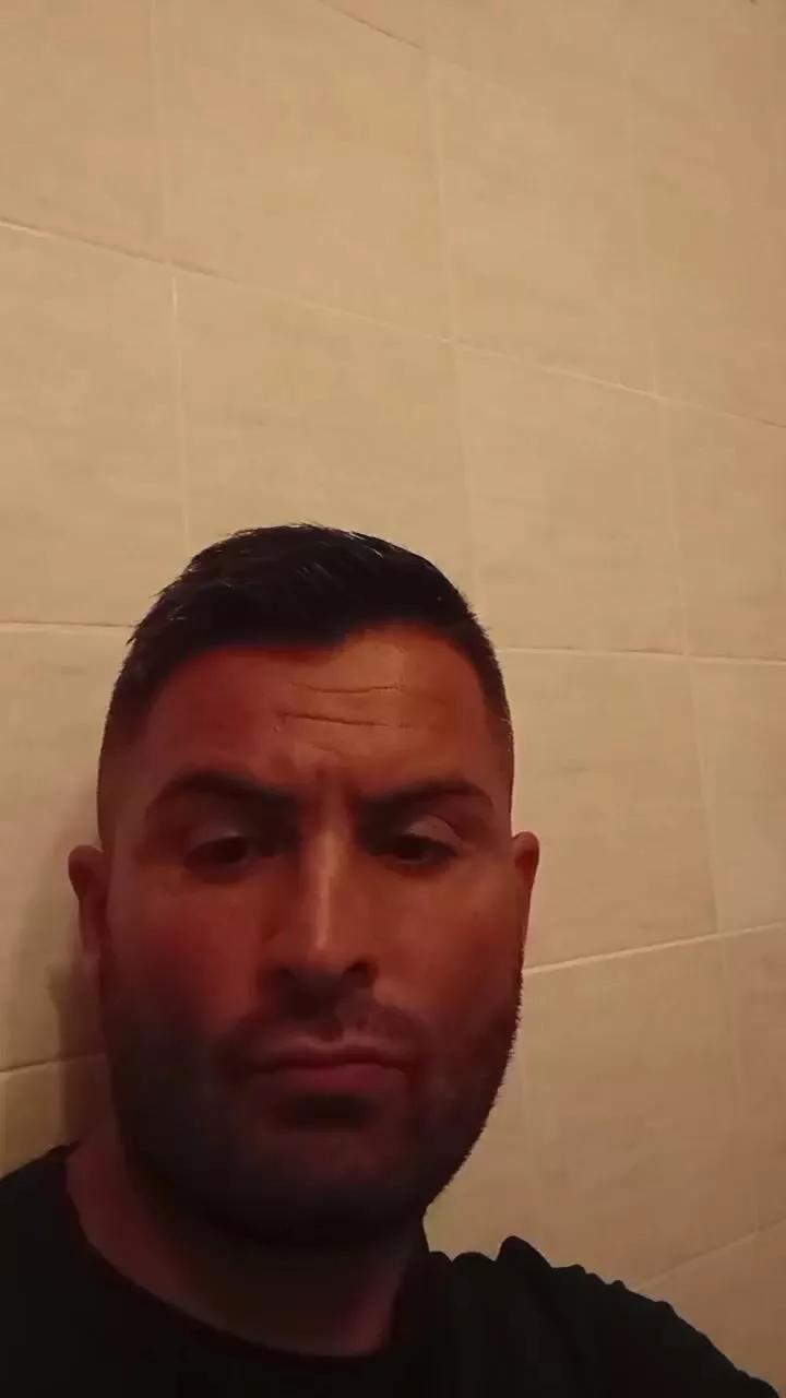 Kingbull1900 on Cam4 