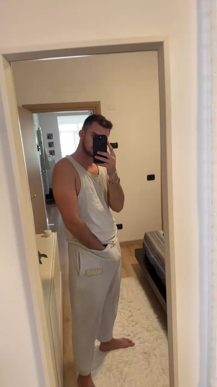 Offline Kingg6969 on Cam4