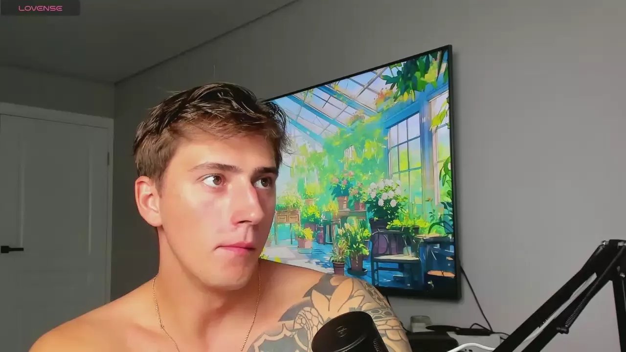 Offline KrisHorten on Cam4