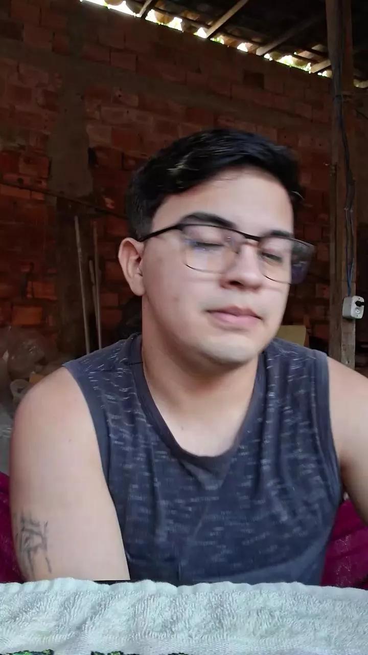 kuro37 on Cam4 