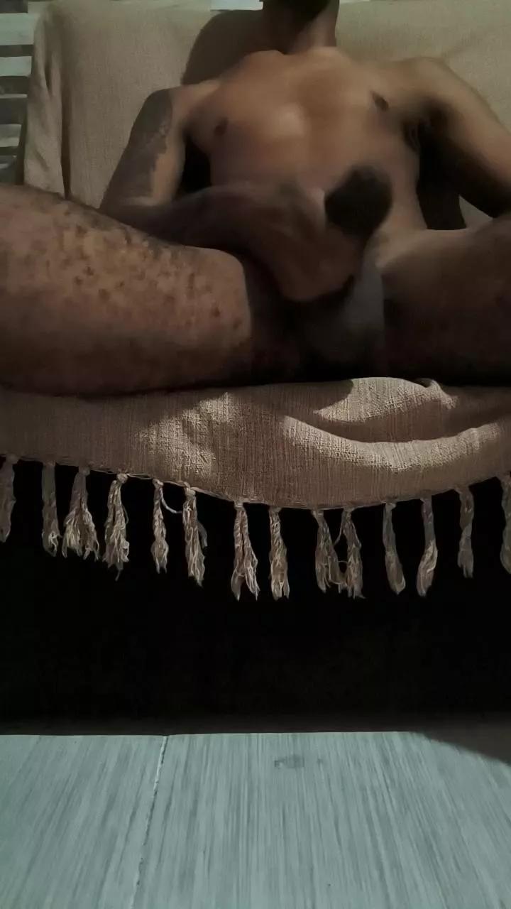 LaTrel021 on Cam4 