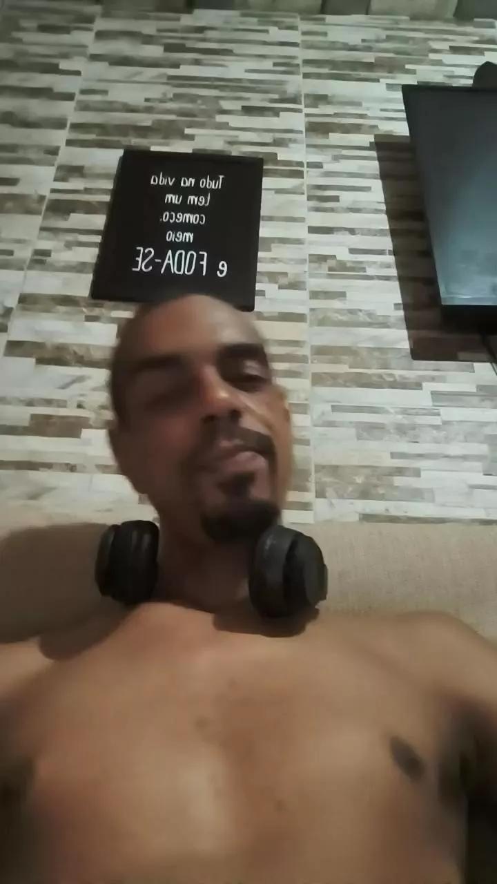 LaTrel021 on Cam4 