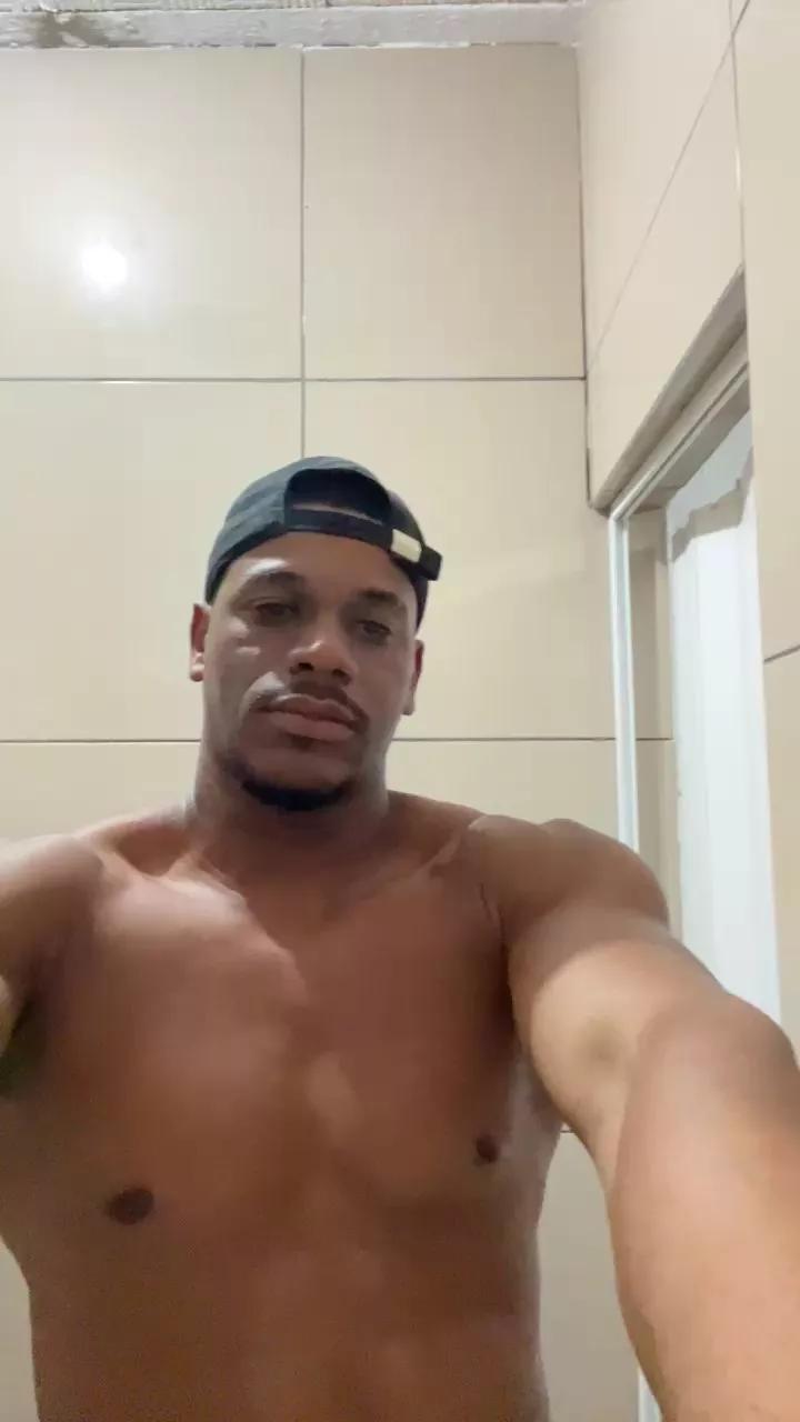 Leandr019cm on Cam4 