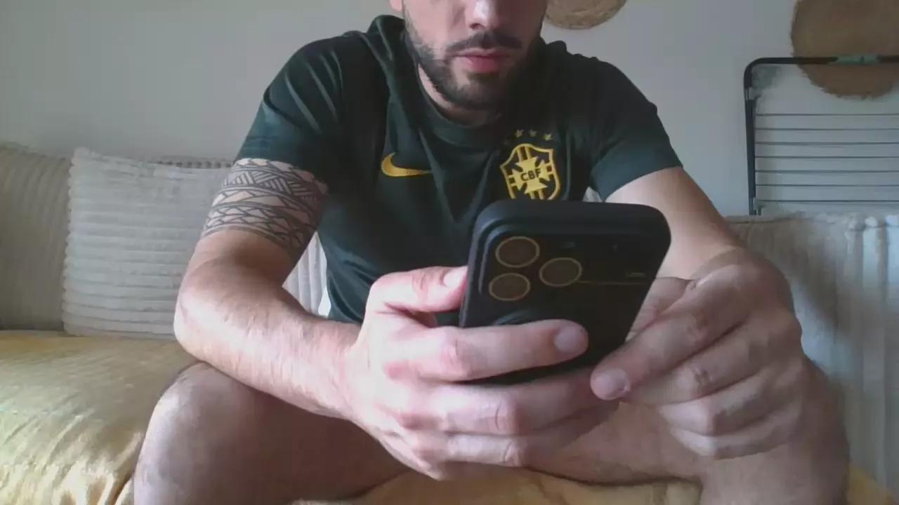 lorenzo989 on Cam4 