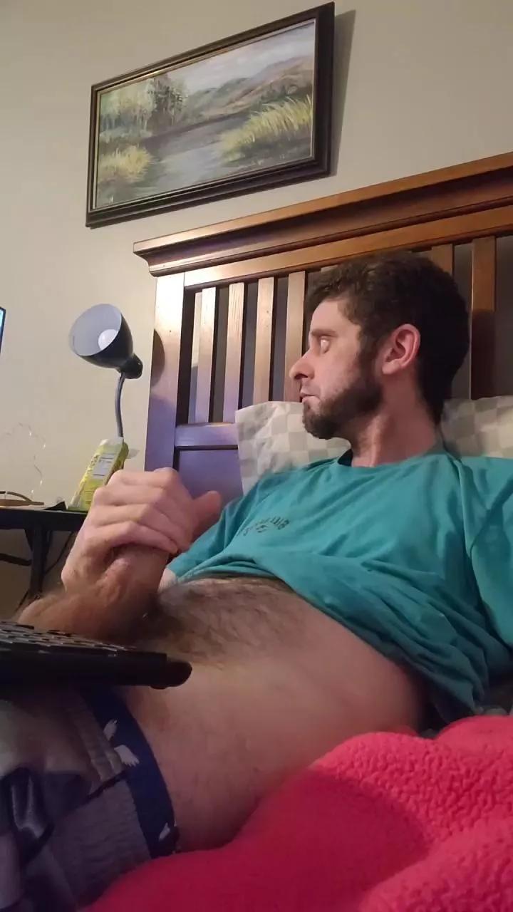 Lovegun23 on Cam4 