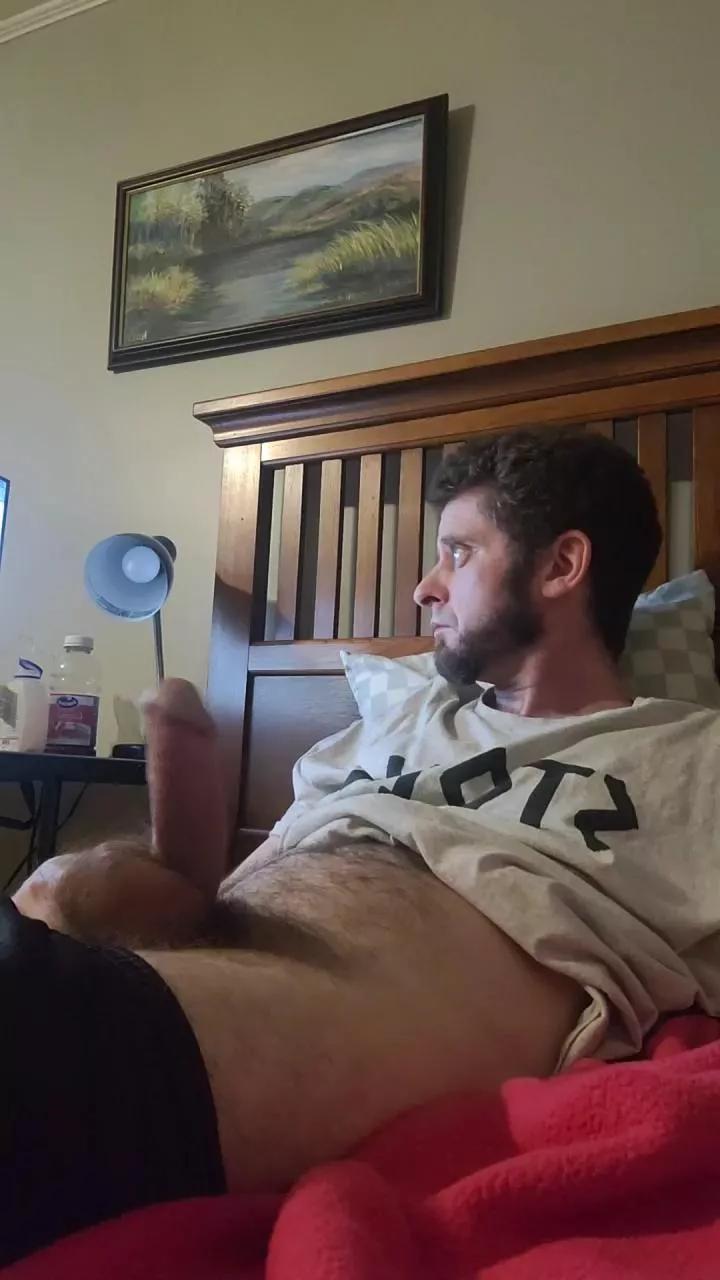Lovegun23 on Cam4 