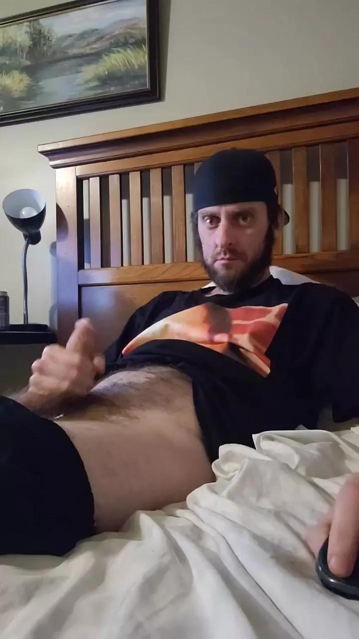 Lovegun23 on Cam4 