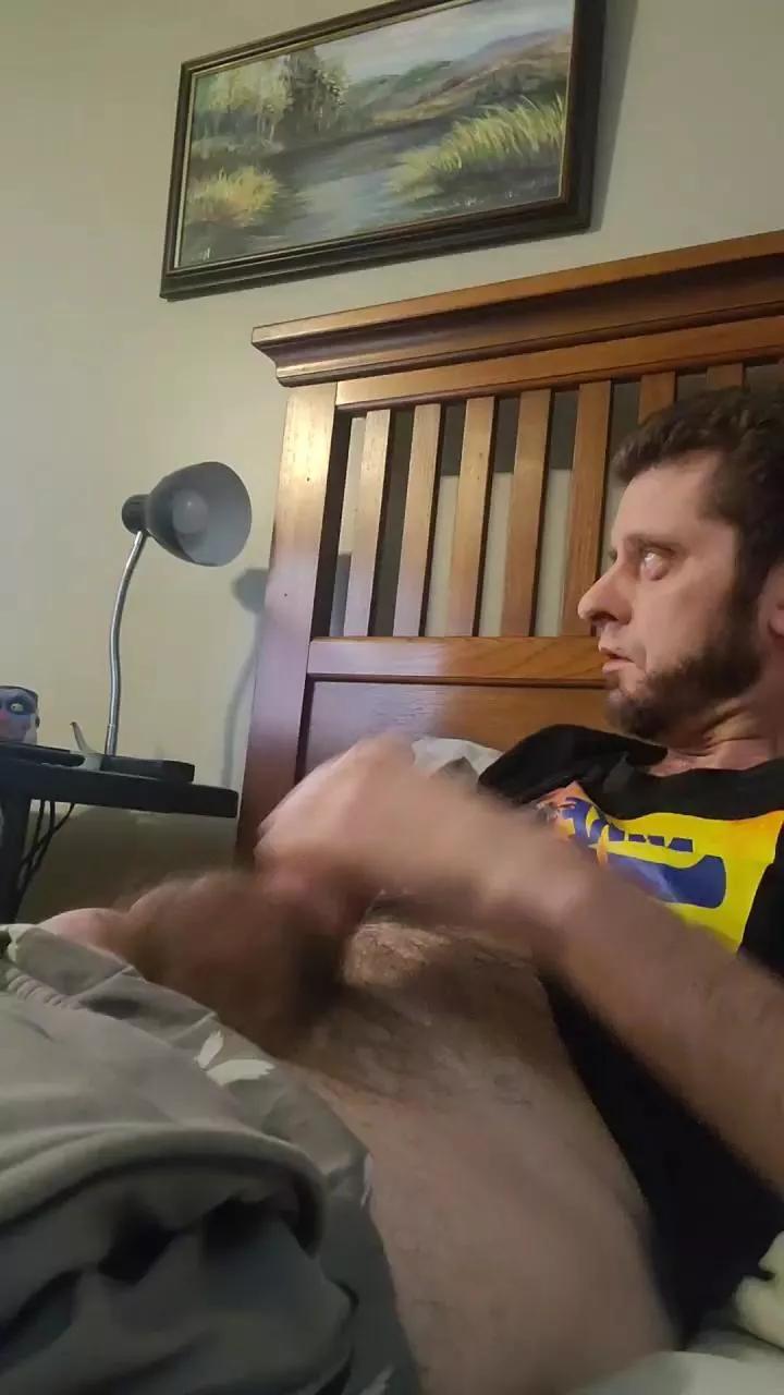 Lovegun23 on Cam4 