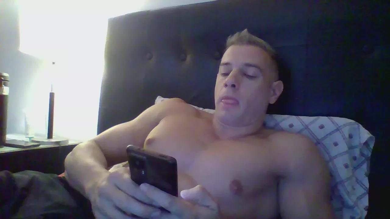 Luca23millo90 on Cam4 