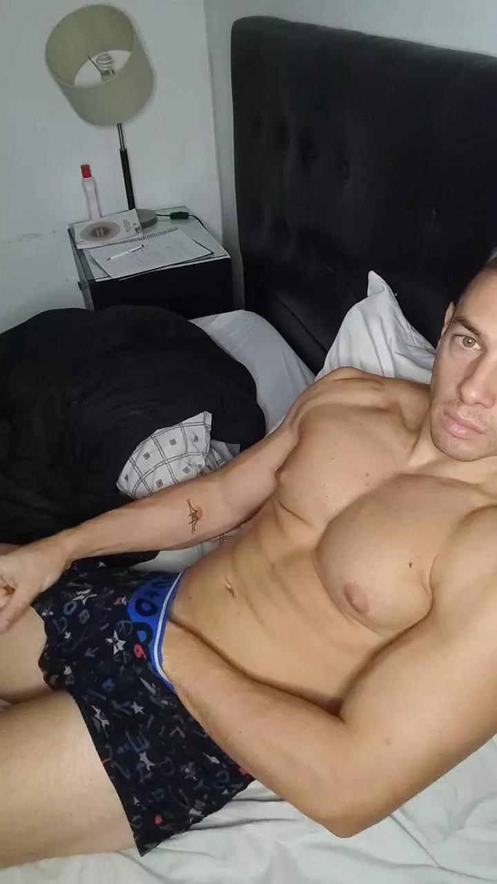Luca23millo90 on Cam4 