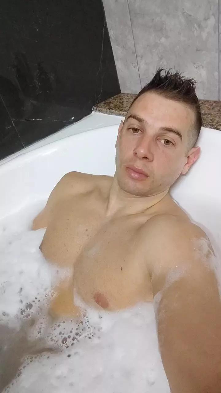 Luca23millo90 on Cam4 