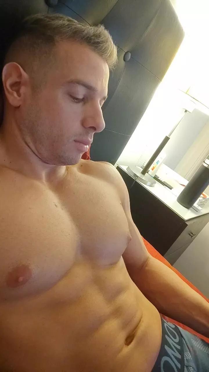 Luca23millo90 on Cam4 