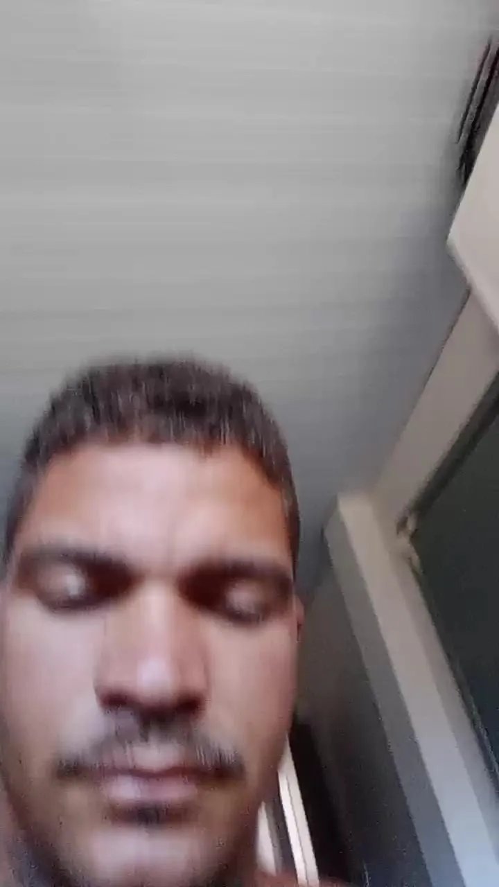 Offline lucasresgato3g5 on Cam4