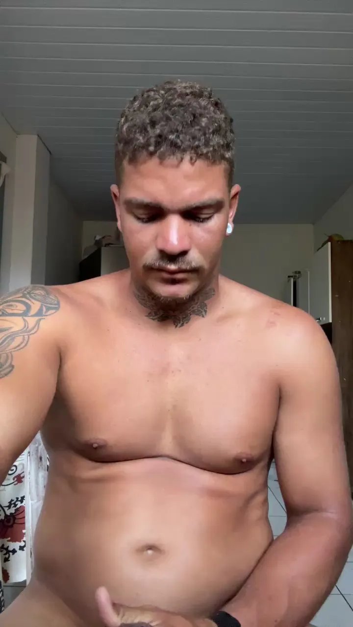 Offline lucasresgato3g5 on Cam4