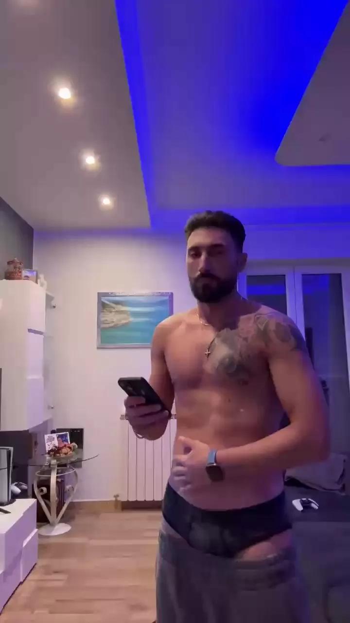 Luis199667 on Cam4 