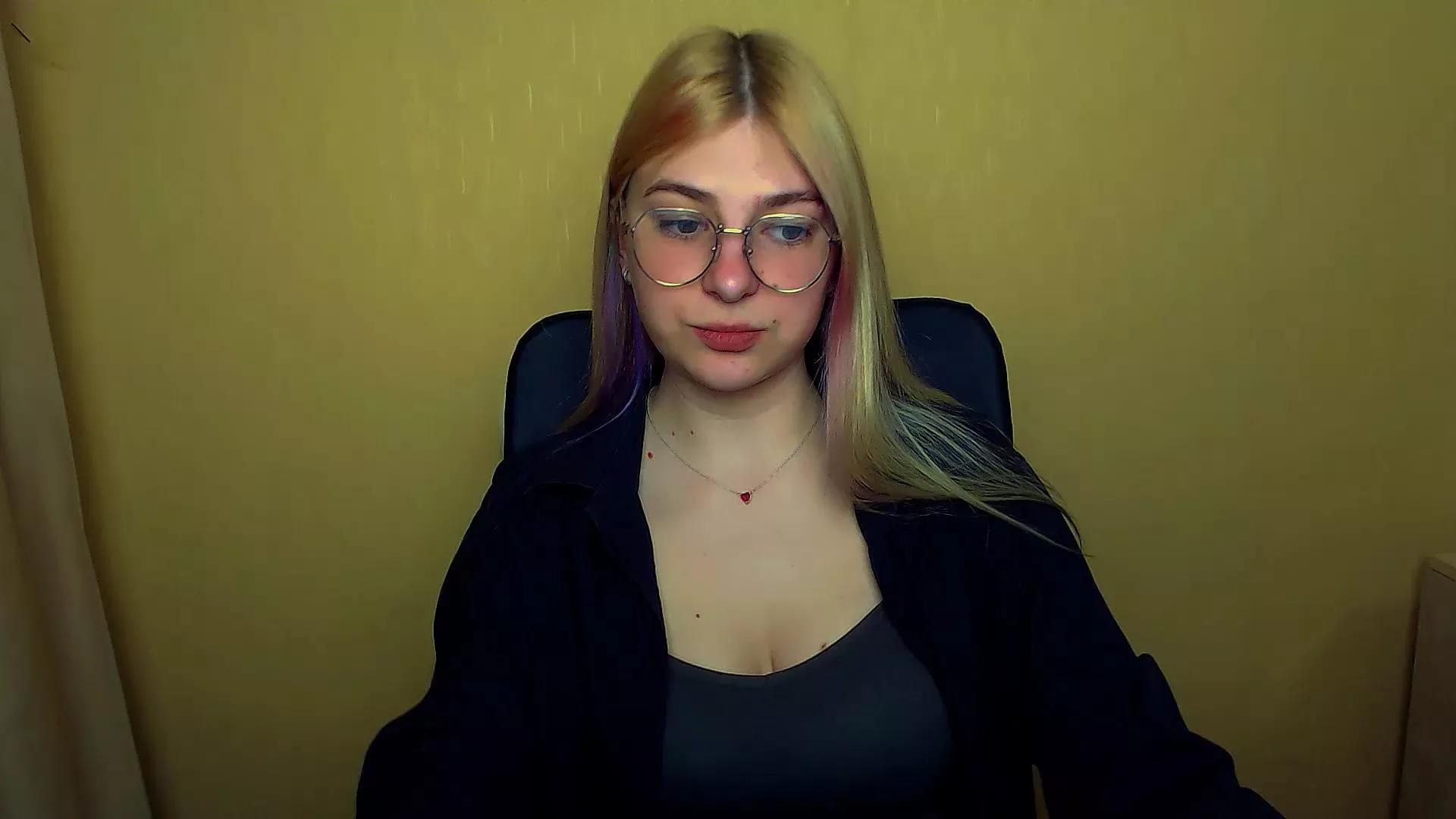 Luna_Lush_ on Cam4 