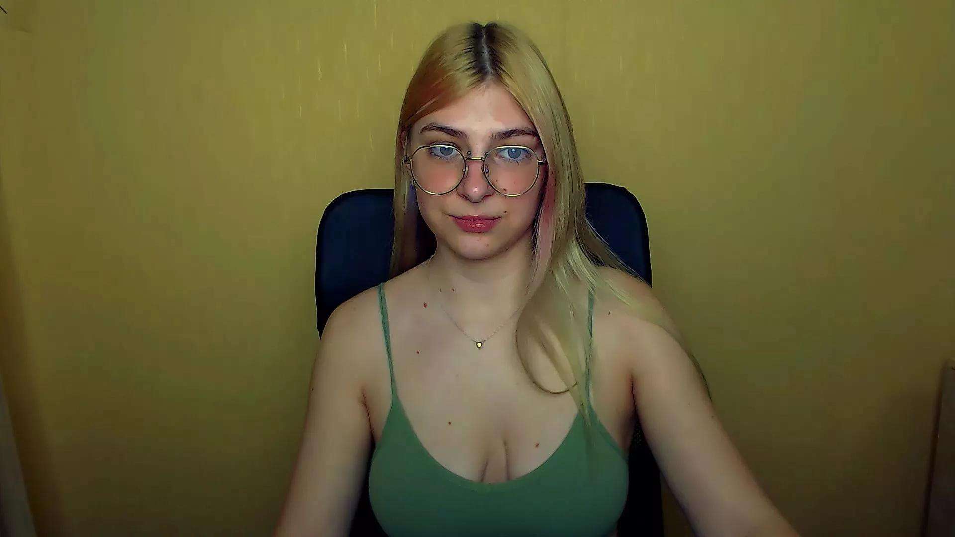 Luna_Lush_ on Cam4 