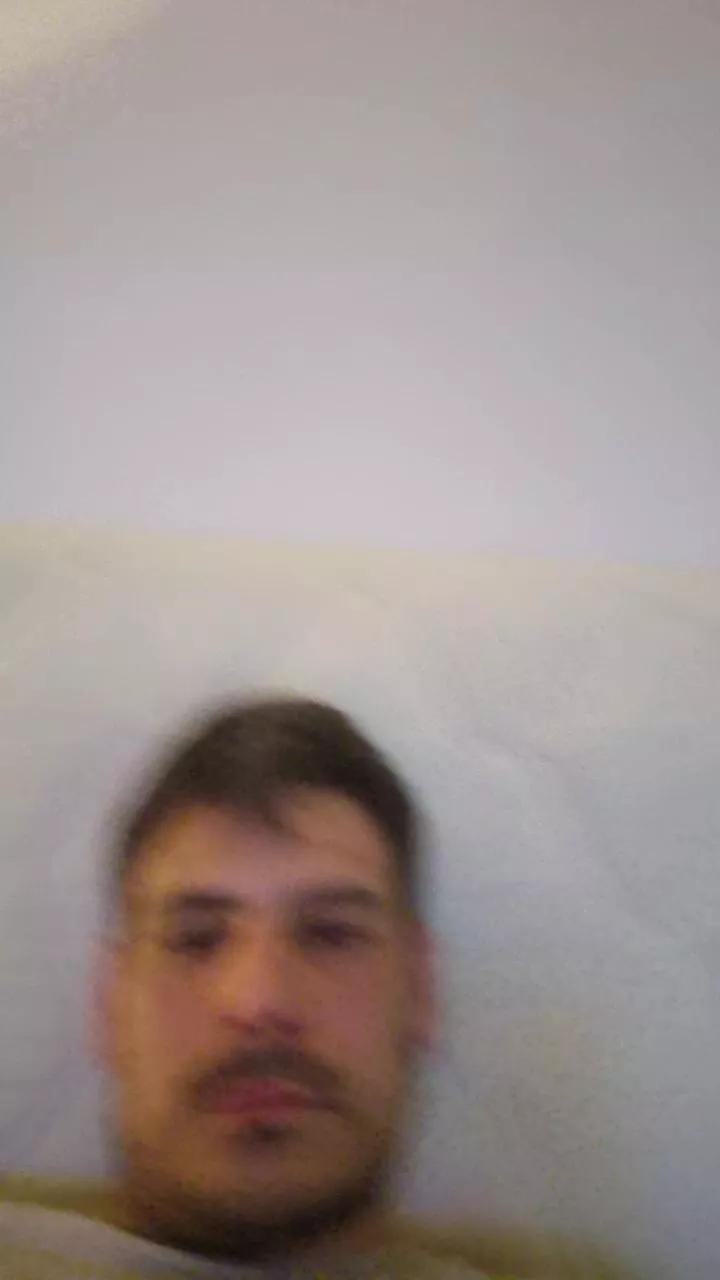 Luzzl on Cam4 