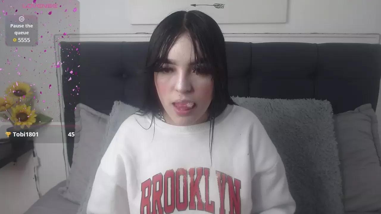 Lyane_xx on Cam4 