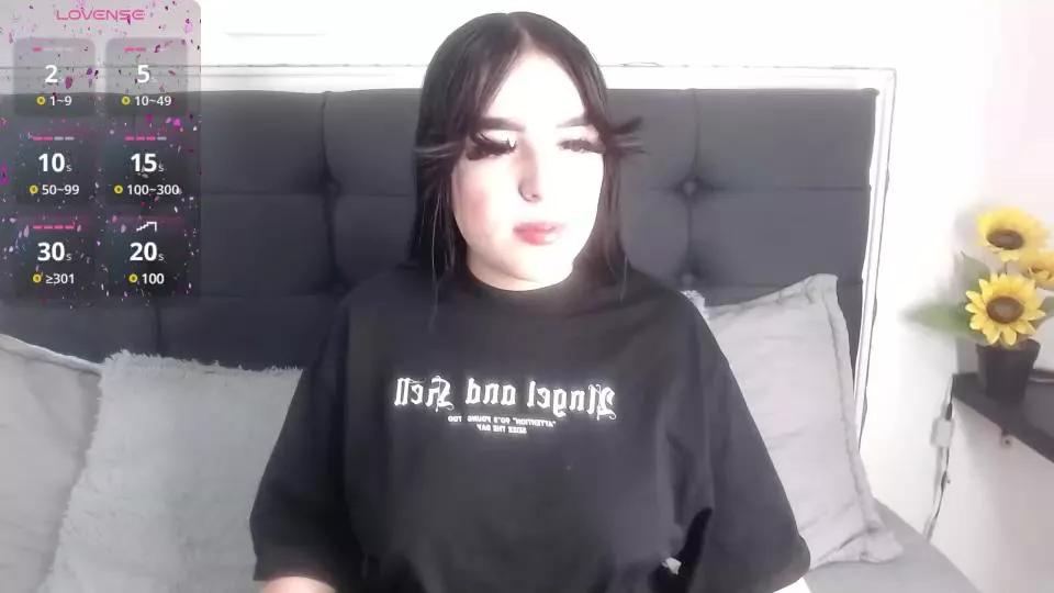 Lyane_xx on Cam4 