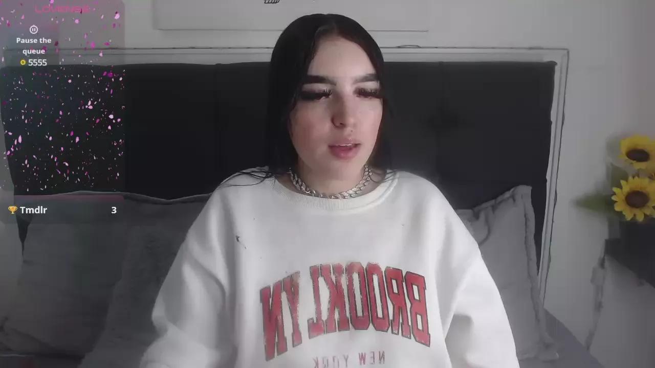 Lyane_xx on Cam4 